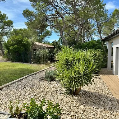 Le Clos Des Cigales לינה וארוחת בוקר נים