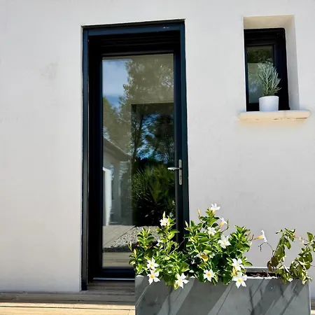 Le Clos Des Cigales לינה וארוחת בוקר