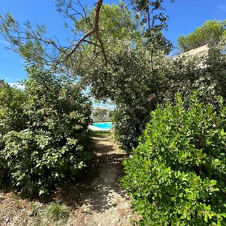 Le Clos Des Cigales לינה וארוחת בוקר נים